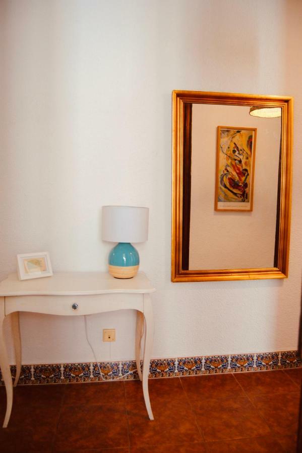 Luz Y Sencillez En El Centro Historico De * Màlaga